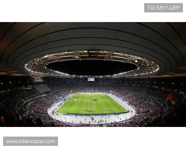 探索AC米兰球场图片：俯瞰全景与内部细节完美呈现